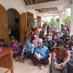 Swasana pencairan BLT di Desa Tumpuk